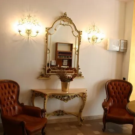 普里马维拉酒店 酒店 代森扎诺-德尔加达