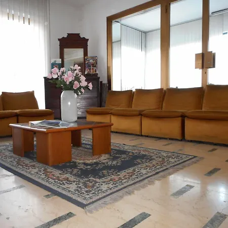 Primavera Hotel